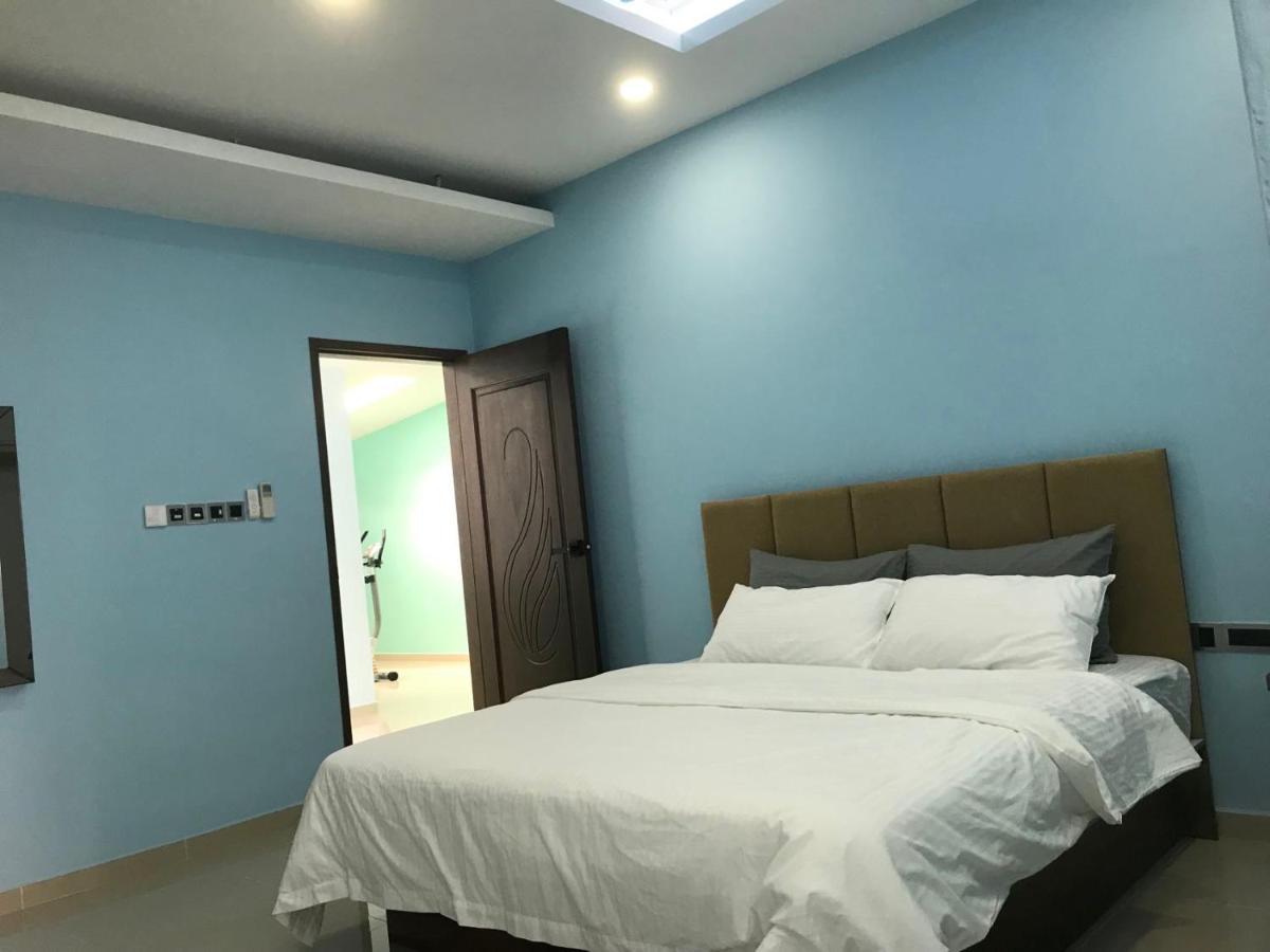 Homestay Stardow~星窗名宿~ Johor Bahru Kültér fotó