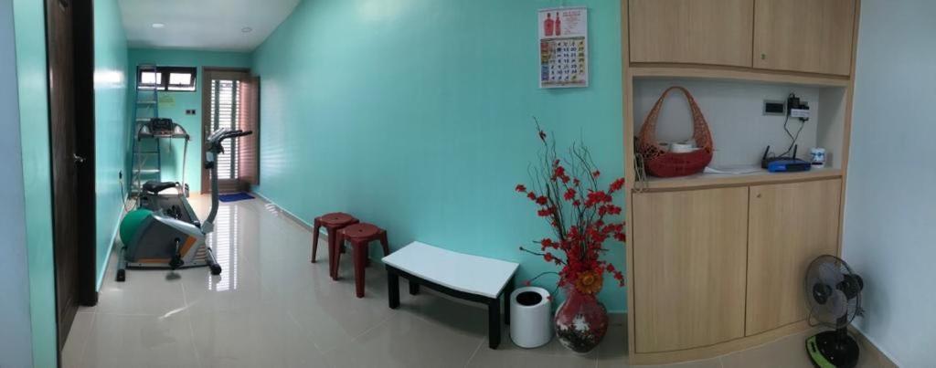 Homestay Stardow~星窗名宿~ Johor Bahru Kültér fotó