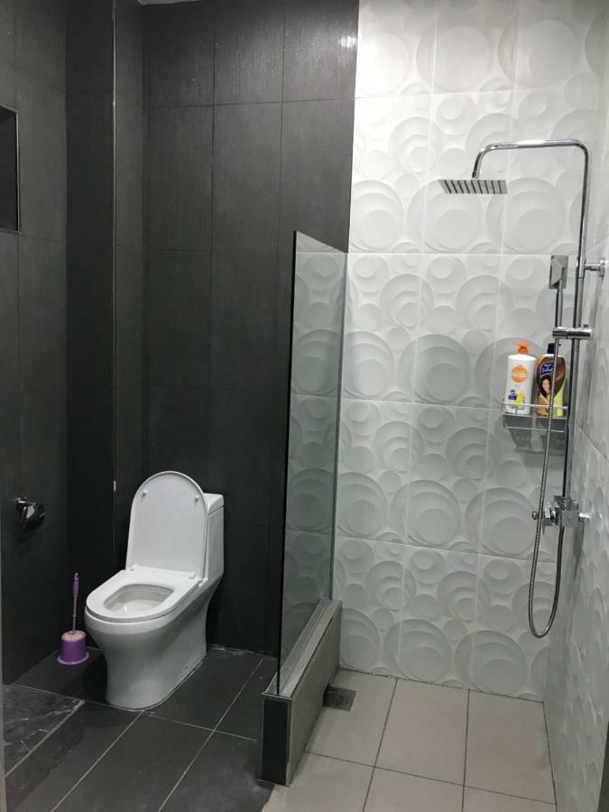 Homestay Stardow~星窗名宿~ Johor Bahru Kültér fotó