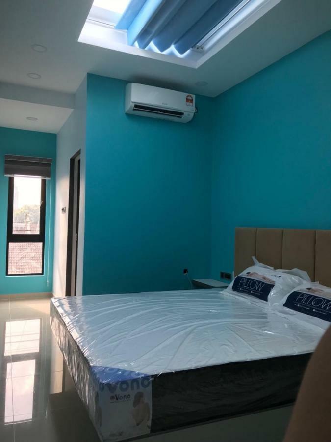 Homestay Stardow~星窗名宿~ Johor Bahru Kültér fotó