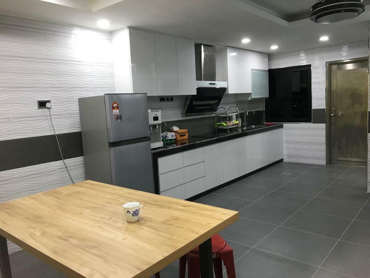 Homestay Stardow~星窗名宿~ Johor Bahru Kültér fotó