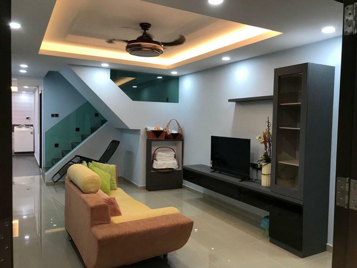 Homestay Stardow~星窗名宿~ Johor Bahru Kültér fotó