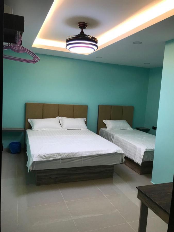 Homestay Stardow~星窗名宿~ Johor Bahru Kültér fotó